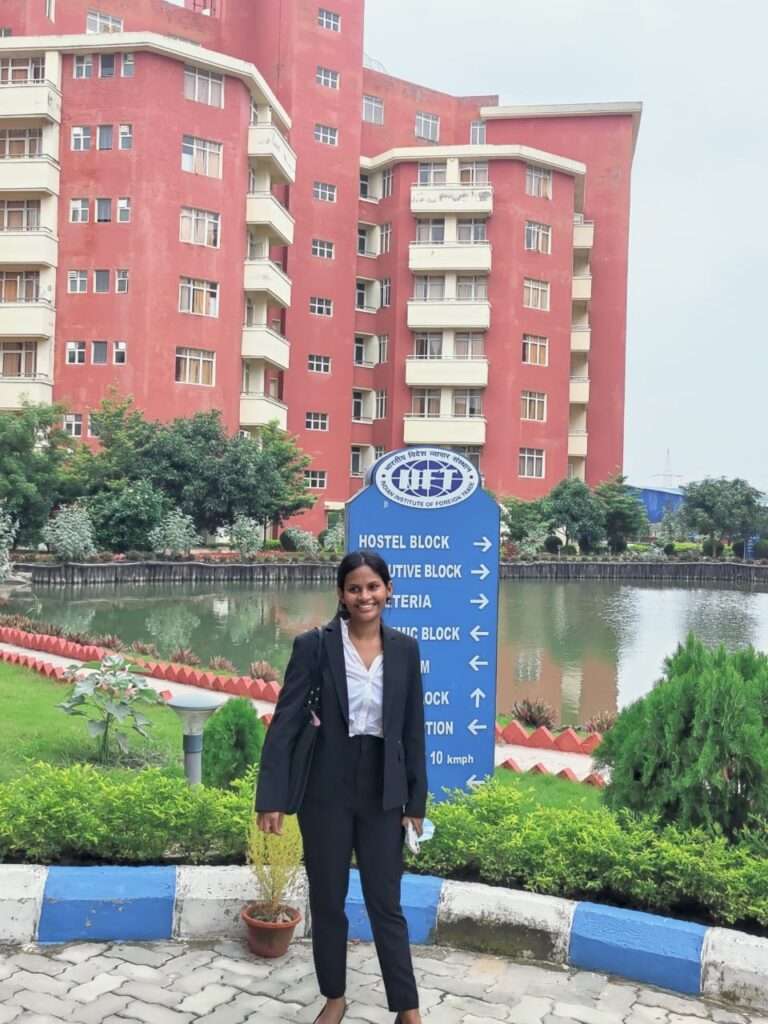 This image has an empty alt attribute; its file name is cf8d34e9-ba5d-429f-b9de-88cae5398d2e-768x1024.jpg